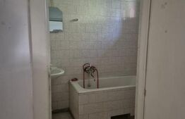 Casa, zona centrala, curte comuna