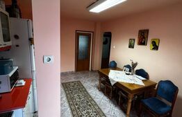 Apartament 3 camere, cartier 7 Noiembrie