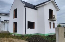 Casa cu 4 camere de vanzare in Santana de Mures