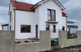 Casa cu 4 camere de vanzare in Santana de Mures