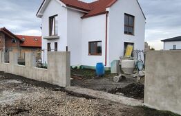 Casa cu 4 camere de vanzare in Santana de Mures