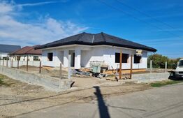 casa cu 4 camere Nazna