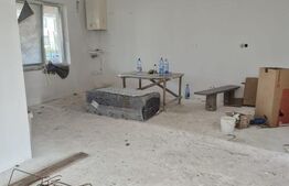 Casa in rosu cu 1500 mp teren 