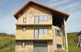 Casa cu 4 camere, 220 mp utili, zona-Râciu 