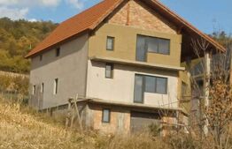 Casa cu 4 camere, 220 mp utili, zona-Râciu 