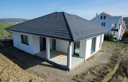 Casa semifinisata, 4 camere Corunca