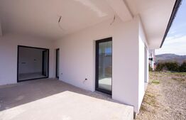 Casa semifinisata, 4 camere Corunca