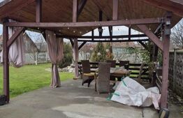 Casa spatioasa cu 5 dormitoare de vanzare in Chetani