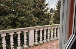 Casa spatioasa cu 5 dormitoare de vanzare in Chetani