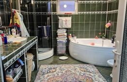 Casa spatioasa cu 5 dormitoare de vanzare in Chetani