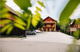 Pensiune cu 20 de canere, 700 mp, zona Praid