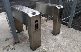 Hala Moderna in LUDUS la 7 km de autostrada, la cheie. 