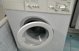 Apartament cu 2 camere, 80 mp, zona Rovinari 