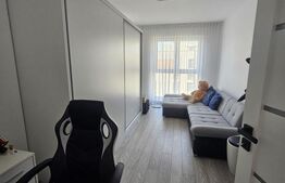 Apartament cu 3 camere, 80 mp, zona-Maurer