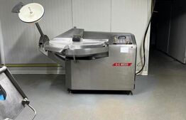  Fabrica de preparate din carne , total functionala, dotata si utilata la cheie!