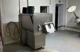  Fabrica de preparate din carne , total functionala, dotata si utilata la cheie!