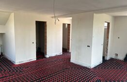 Casa de vanzare, cu 4 camere, 130,80 mp, zona Unirii