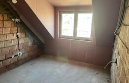 Casa de vanzare, cu 4 camere, 130,80 mp, zona Unirii