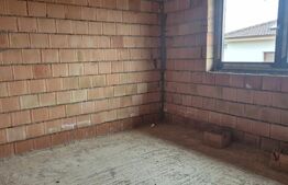 Vila noua de vanzare la intrare in Corunca