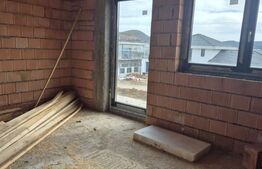 Vila noua de vanzare la intrare in Corunca