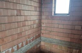 Vila noua de vanzare la intrare in Corunca