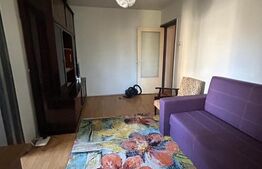APARTAMENT CU 3 CAMERE, DAMBU, ETAJ INTERMEDIAR.