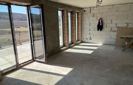 „Casă în stil mediteranean de vânzare în Livezeni – Oază de liniște și confort”