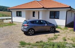 „Casă în stil mediteranean de vânzare în Livezeni – Oază de liniște și confort”