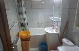Apartament cu 3 camere, 70 mp, zona Dambu 