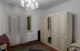 Proprietate cu 2 case in centrul localitatii Ogra