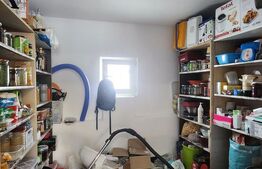 Casa cu 3 camere, 2 bucatarii, Teren de 1000 mp, zona Unirii