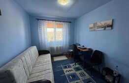 Apartament de vanzare, cu 4 camere, 68 mp, zona Dambu Pietros