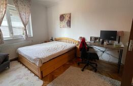 3 apartamente la casa de vanzare, singur in curte, 150 mp, zona centrala