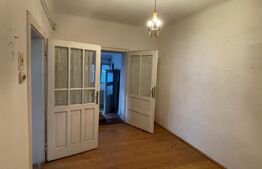 3 apartamente la casa de vanzare, singur in curte, 150 mp, zona centrala