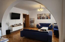 Casa  la Platoul Cornesti cu 12 camere cu Piscina Interioara