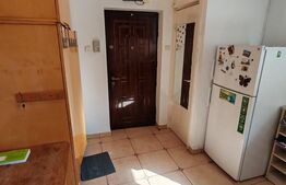 Apartament de vanzare, cu 3 camere, 57 mp, etaj intermediar, zona Dambu Pietros