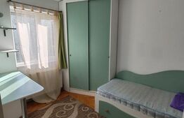 Apartament de vanzare, cu 3 camere, 57 mp, etaj intermediar, zona Dambu Pietros