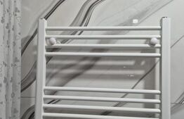 Casa noua cu 4 camere de vanzare in Ernei, 14 ari teren!