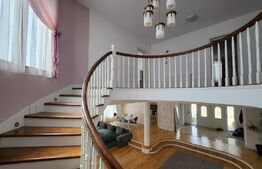 Vila Exclusivistă , 300mp utili si teren de 1300mp, Sântana de Mureș