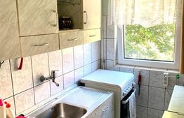 Apartament de vanzare, cu 3 camere, zona 7 Noiembrie