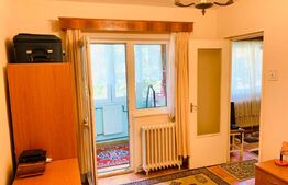 Apartament de vanzare, cu 3 camere, zona 7 Noiembrie