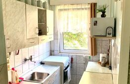 Apartament de vanzare, cu 3 camere, zona 7 Noiembrie
