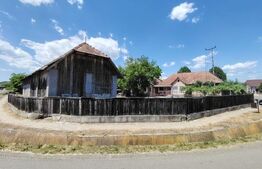 Casa renovabila 2240mp  teren in Raciu