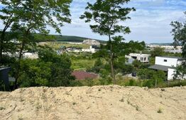 Vând teren 2100 mp, Corunca – zonă superbă cu vedere panoramică!