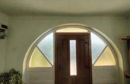 Casă solidă cu pod, foișor și 2 garaje in Tarnaveni