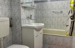Apartament de vanzare, cu 3 camere, 70 mp, parcare inclusa, zona Mureseni