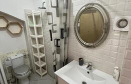 Apartament de vanzare, cu 2 camere, cu terasă și parcare, zona ultracentrala