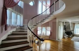 De inchiria Vila Exclusivistă , 300mp utili si teren de 1300mp, Sântana de Mureș