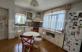 De inchiria Vila Exclusivistă , 300mp utili si teren de 1300mp, Sântana de Mureș