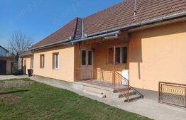 Casă cu teren 645 mp în Santana de Mureș – 107 mp utili